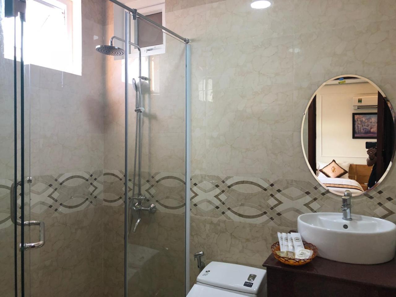 Hotel Khach San Sao Viet à Quy Nhơn Extérieur photo